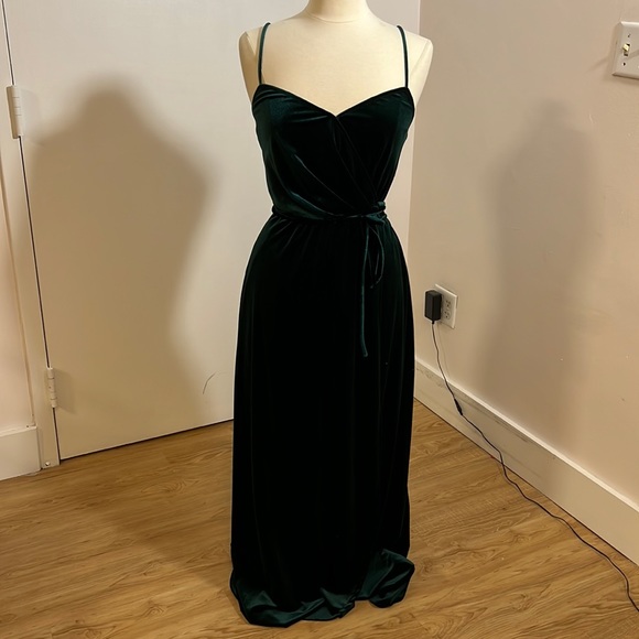 Dessy 1536 Emerald Velvet - Picture 1 of 4